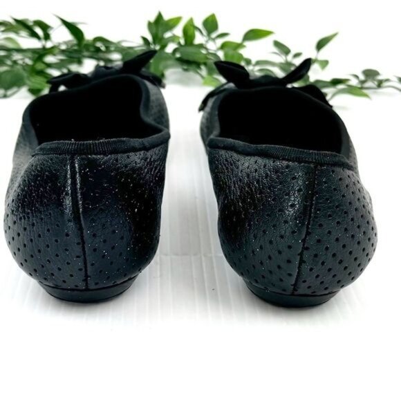 Chloe Black Perforated Ballet Flats bows derail 8 - Picture 4 of 9